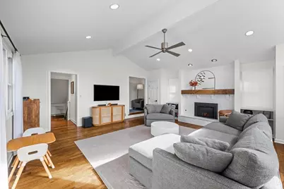 2329 Illinois Road, Northbrook, IL 60062 - Photo 11