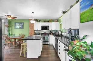 641 E Center St, Paxton, IL 60957 - Photo 11