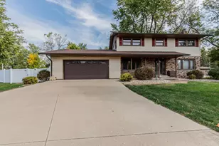 704 Carolyn St, Mendota, IL 61342 - Photo 9