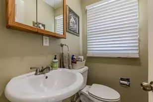 704 Carolyn St, Mendota, IL 61342 - Photo 19