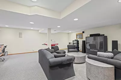 2409 E Greshan Court, Arlington Heights, IL 60004 - Photo 25