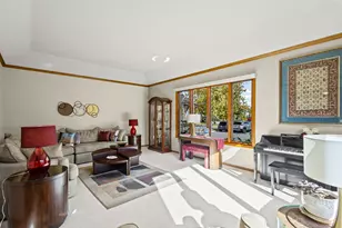 2409 E Greshan Ct, Arlington Heights, IL 60004 - Photo 3