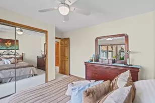 2409 E Greshan Ct, Arlington Heights, IL 60004 - Photo 17