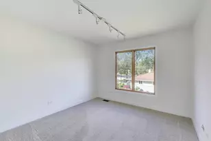 404 Tracy Terrace, Des Plaines, IL 60016 - Photo 15