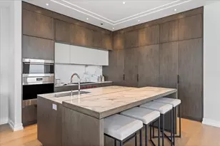 14 W Superior St, Chicago, IL 60654 - Photo 9