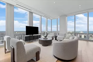 14 W Superior St, Chicago, IL 60654 - Photo 5