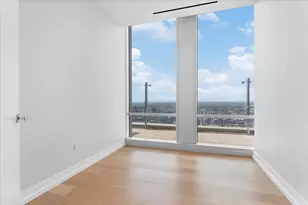 14 W Superior St, Chicago, IL 60654 - Photo 17