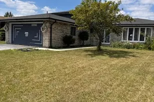 17700 Oakwood Ave, Country Club Hills, IL 60478 - Photo 1