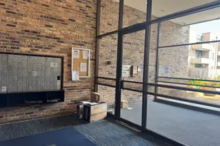 1926 Prairie Square, Schaumburg, IL 60173 - Photo 3