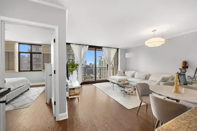 630 N State Street #1909, Chicago, IL 60654 - Photo 5