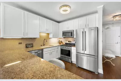 630 N State Street #1909, Chicago, IL 60654 - Photo 7