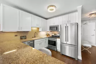 630 N State St, Chicago, IL 60654 - Photo 7