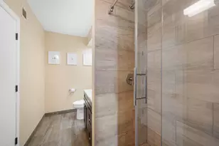 630 N State St, Chicago, IL 60654 - Photo 17