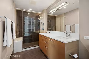 340 E Randolph St, Chicago, IL 60601 - Photo 11