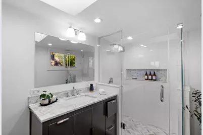 2101 Pioneer Road, Evanston, IL 60201 - Photo 17