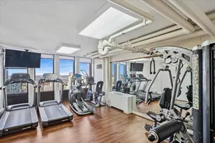 100 E Walton St, Chicago, IL 60611 - Photo 17