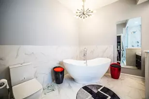 2629 N Ashland Ave, Chicago, IL 60614 - Photo 17