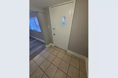 8221 S Houston Avenue, Chicago, IL 60617 - Photo 9