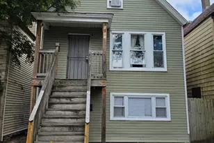 8221 S Houston Ave, Chicago, IL 60617 - Photo 1