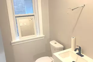 7637 N Bosworth Ave, Chicago, IL 60626 - Photo 9