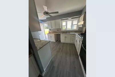 595 W Elk Grove Boulevard, Elk Grove Village, IL 60007 - Photo 15