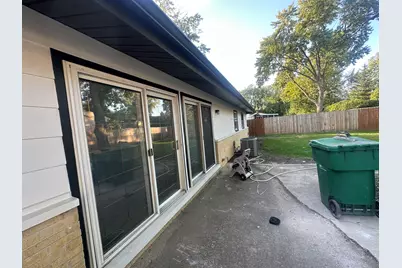 595 W Elk Grove Boulevard, Elk Grove Village, IL 60007 - Photo 5