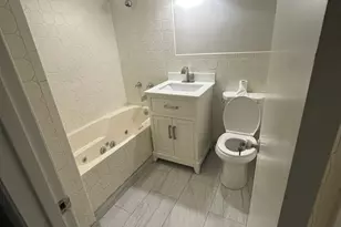 595 W Elk Grove Blvd, Elk Grove Village, IL 60007 - Photo 9