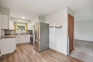 1206 8th Ave, Belvidere, IL 61008 - Photo 5