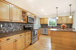 2829 Briarwood Dr, Arlington Heights, IL 60005 - Photo 9