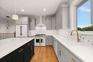 11045 Lizmore Ln, Orland Park, IL 60467 - Photo 7