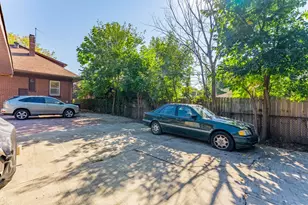 32 S Monterey Ave, Villa Park, IL 60181 - Photo 9