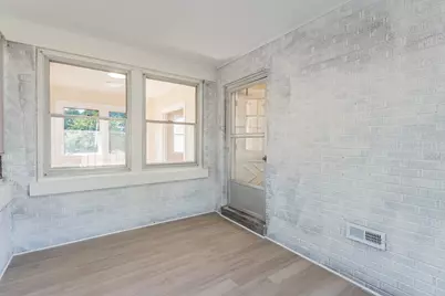 32 S Monterey Avenue, Villa Park, IL 60181 - Photo 11