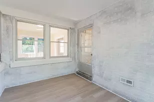 32 S Monterey Ave, Villa Park, IL 60181 - Photo 11