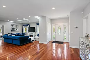 227 S Walnut Ln, Schaumburg, IL 60193 - Photo 7