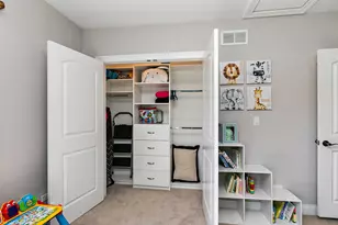 227 S Walnut Ln, Schaumburg, IL 60193 - Photo 25