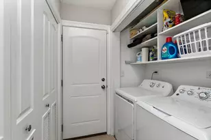 227 S Walnut Ln, Schaumburg, IL 60193 - Photo 23