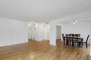 7070 N Ridge Blvd, Chicago, IL 60645 - Photo 5