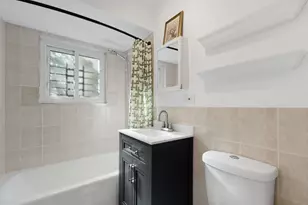 7070 N Ridge Blvd, Chicago, IL 60645 - Photo 13