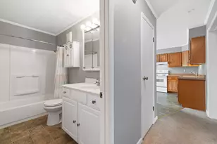 125 E Mill St, Wauconda, IL 60084 - Photo 13