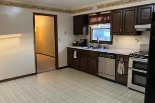 403 E Park St, Morrison, IL 61270 - Photo 7