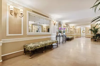 219 E Lake Shore Drive #8C, Chicago, IL 60611 - Photo 3