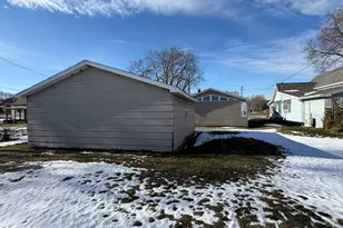 1009 Avenue C, Rock Falls, IL 61071 - Photo 11