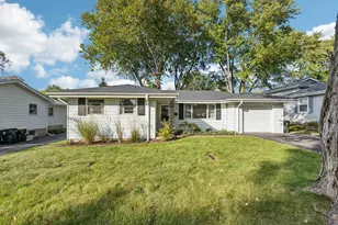 418 Flanders Ln, Grayslake, IL 60030 - Photo 1