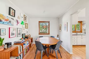 418 Flanders Ln, Grayslake, IL 60030 - Photo 5