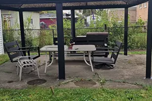 9225 S Emerald Ave, Chicago, IL 60620 - Photo 11