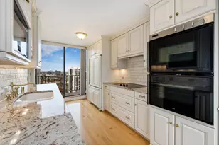 1410 N State Pkwy, Chicago, IL 60610 - Photo 13