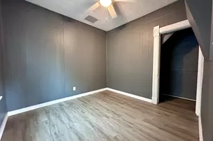 704 W 7th St, Sterling, IL 61081 - Photo 5