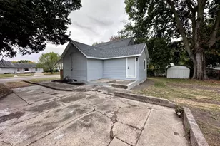 704 W 7th St, Sterling, IL 61081 - Photo 13