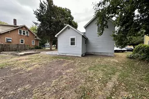 704 W 7th St, Sterling, IL 61081 - Photo 15