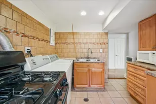 2243 S Wolf Rd, Des Plaines, IL 60018 - Photo 13